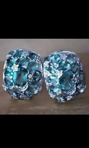 ИЗУМРУДНЫЕ СЕРЬГИ ИЗ СЕРЕБРА 925 ПРОБЫ, ВЕСОМ 22,5 ГР.,ОРИГИНАЛЬНЫЕ — 1