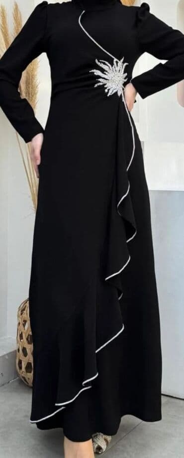 Zərif detallarla bəzədilmiş uzun qara paltar - Rəng: qara - Siluet lalafo.az -da Zərif detallarla bəzədilmiş uzun qara paltar - Rəng: qara - Siluet