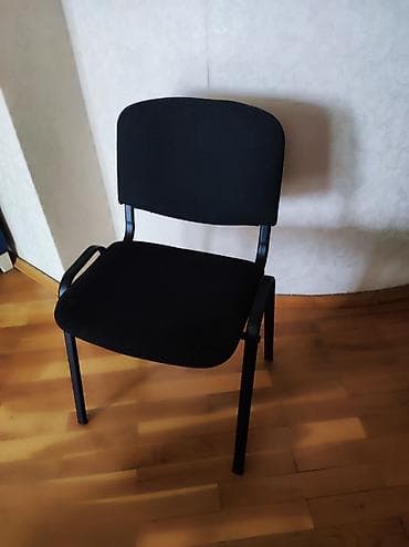 oturaca: Qara rəngdə ofis/konfrans stulu -2 ədəd. Biri 15 manata. - Minimalist — 2
