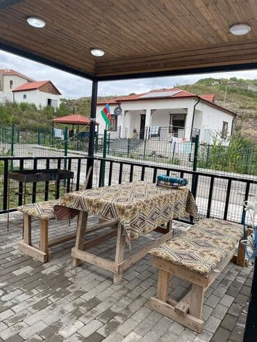 lentdən gül buketləri: Bu şəxsi ev rahat və sakit bir mühit təklif edir, dağ mənzərələri və — 11