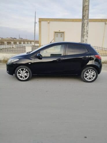 əllə çəkilmiş maşın şəkilləri: Mazda 2: 1.5 л | 2009 г. Хэтчбэк — 1