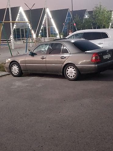 bmw e 39: Mercedes-Benz C-Class (W202) sedan - Kuzov: 4 qapılı sedan, metalik — 8
