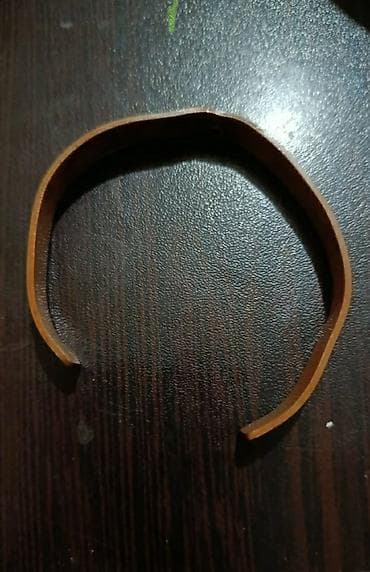 Qədim Mis metal bilərzik – minimalist manşet dizaynı. Bədəndə olan — 1