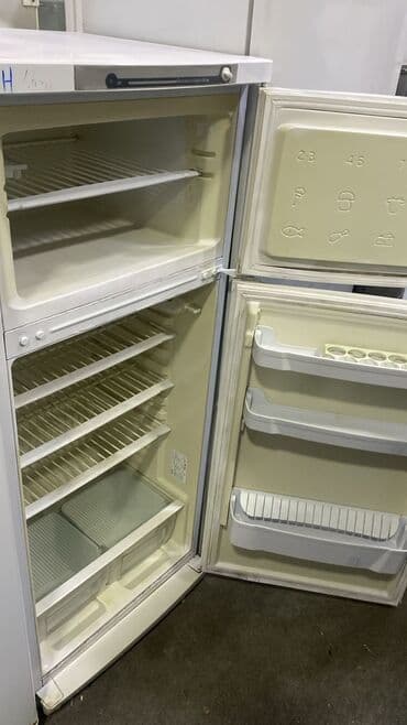 plesteşin 2: İki qapılı soyuducu - Üst hissə: dondurucu bölmə, tənzimlənən — 2