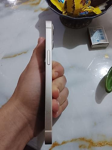 phone 12: IPhone 13, 128 GB, Starlight, Zəmanət, Simsiz şarj, Face ID — 4