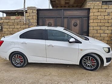 Chevrolet Aveo: 1.6 л | 2012 г. Седан
