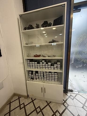 setqa vitirin: Şüşə vitrin dolabı – zərgərlik və aksessuar nümayişi üçün - Material — 1