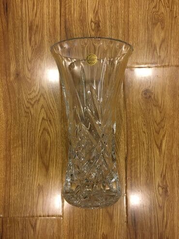 xrustal guldanlar: Bir vaza, Xrustal — 1