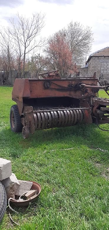 traxtır satışı: MTZ Belarus traktoru və arxa qoşulan saman yığan/pressləyən avadanlıq — 7