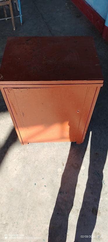 xirdalan mebel seherciyi: Taxta şkaf/konsol - Material: ağac (tam taxta konstruksiya) - Rəng — 1