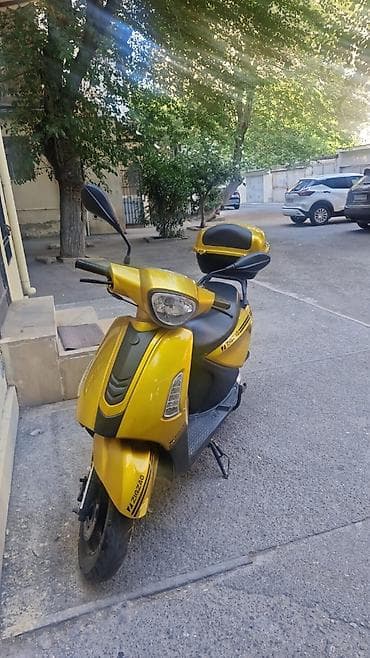 - ZigZag, 50 sm3, 2024 il, 15500 km