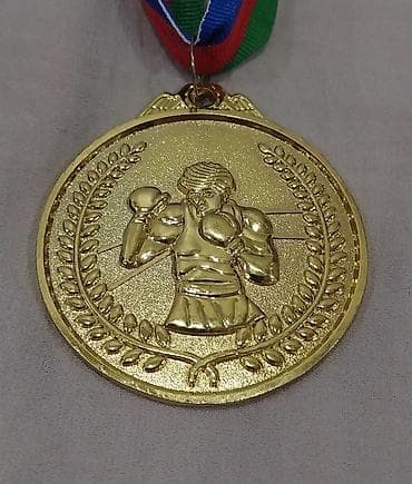 Dəbilqələr: Boks medal dəsti - Rənglər: qızıl, gümüş, bürünc - Dizayn: Hər iki — 7