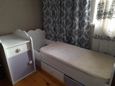 ikinci əl uşaq carpayısı: Oğlan və qız üçün, İşlənmiş, Dördbucaq, Beşik, Dəstsiz, Matras ilə, Yellənmə mexanizm ilə — 2