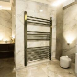 Kafel və bitirmə daşları: ▪️Paslanmaz materialdan dəsmalqurudanlar (Nerj 304) — 8