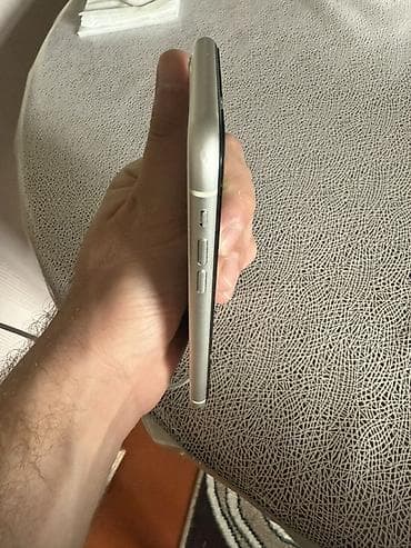 iphone se3: IPhone 11, Ağ — 2