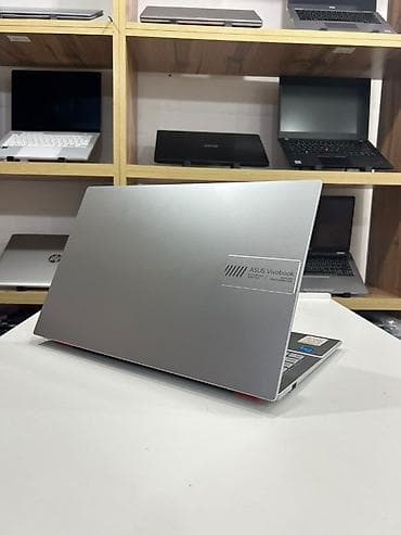 ASUS: • Model Asus VivoBook Go 15 • Prosessor i3-13gen • Ram 8GB 3200MHz — 4