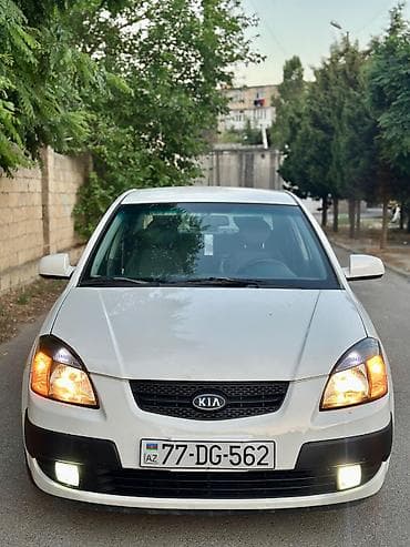 vaz 2107 abilsofka: Kia Rio, 2009 – dizel, avtomat Xüsusiyyətlər: - Kuzov: sedan, ağ rəng — 5
