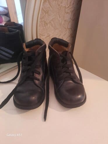 Kulonlar: Uşaq ayaqqabıları – 2 cüt 1) Qara dəri botinka - Material: yumşaq — 3