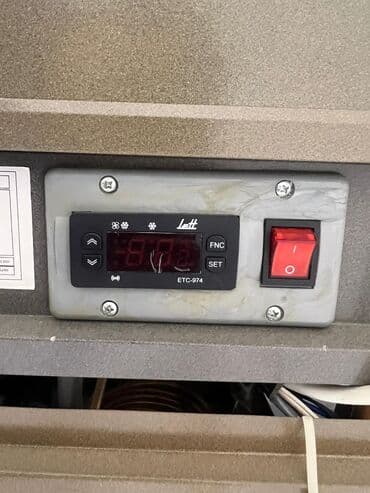 şirniyyat sobası satılır: Soyuducu vitrin – mağaza, kafe, şirniyyat və deli bölmələri üçün — 7