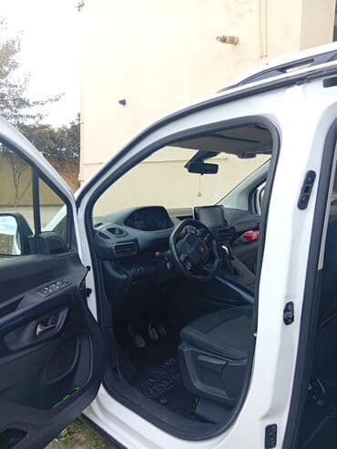 osram lampaları: Peugeot : 1.5 l | 2023 il 55000 km Van/Minivan — 13