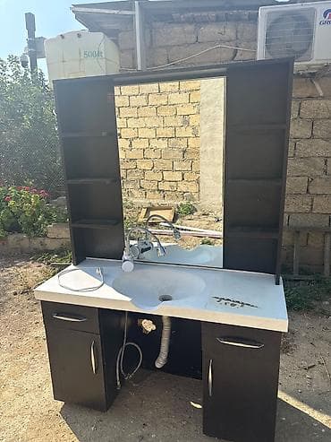 tibbi ref: Hamam üçün lavabo dəsti – güzgülü və rəfli - Material: qara rəngdə — 1