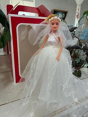 Gəlin geyimli oyuncaq kukla - Zərif dizaynlı gəlin obrazı: krujeva