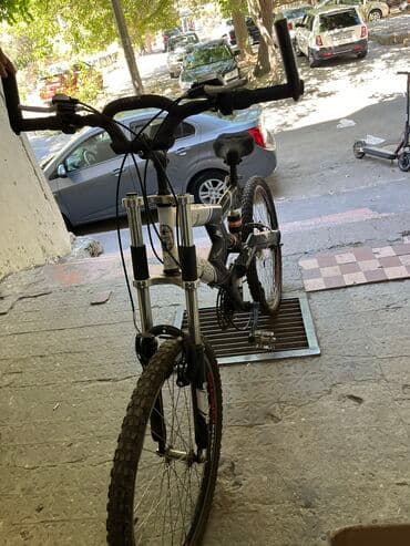 cube velosiped baku: İşlənmiş Şəhər velosipedi 26", sürətlərin sayı: 32, Ödənişli çatdırılma — 1