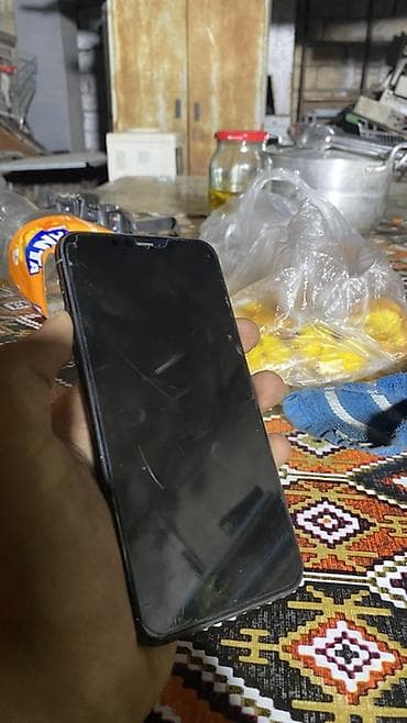ipona dubay: IPhone 11 Pro, 64 GB — 2