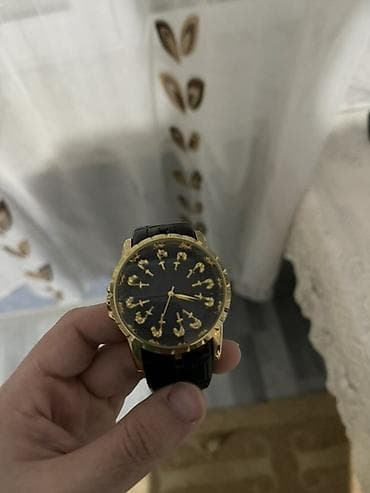 Qızılı detallı kişi qol saatı - Korpus: qızılı rəngli metal -