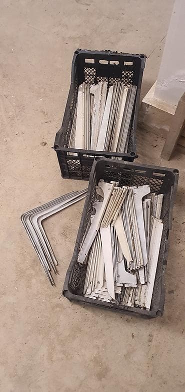 Vitrin stoykası və qolu 2 metir stoykalardı qollar ise — 4