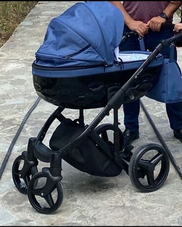 Alfa Romeo: Çıxarıla bilən beşikli araba, Adamex, Yaş: <1 ay — 2