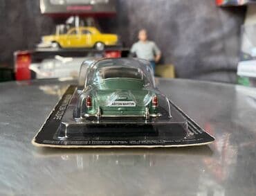 Avtomobil modelləri: Коллекционная модель Aston Martin DB4 Coupe British racing green — 4