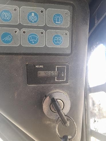 a klas makasin: Liugong 375A mini yükləyici (skid-steer) Xüsusiyyətlər: - Model — 7