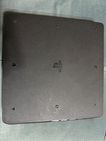 PlayStation 4 slim 500 gb.Üzərində 3 disk verilir.Plombu üstündədi — 4