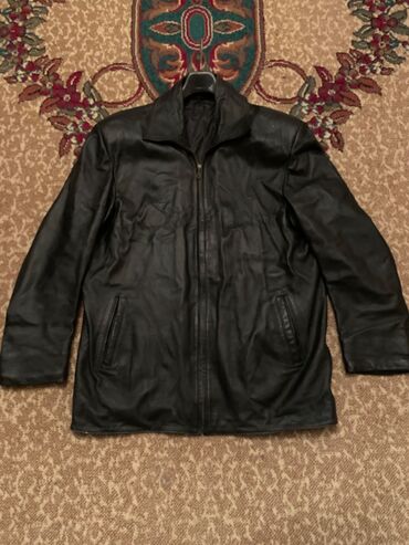 TAM TEBİİ DERİ. KİŞİ kurtkasi̇. 2-3 defe geyi̇li̇b, cox baha alinib