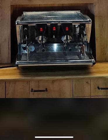 Obyekt bağlandığı üçün satılır. Peşəkar espresso aparatıdır – kafe və
