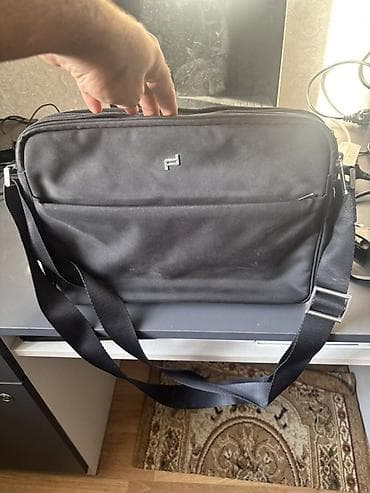 notebook azerbaycan: Qara rəngli laptop çantası - Material: sıx tekstil/parça, asan — 1
