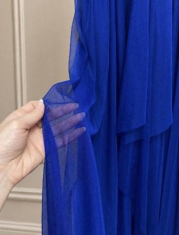 Zümrüd mavisi rəngdə uzun ziyafət/libas. Yebidir S razmer yəni 36 — 7
