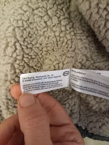 sumqayıtda kurtka: Uşaq kurtkası.Almaniyadan alinib. az işlenib. 6 aydan yuxari uşaqlar — 3