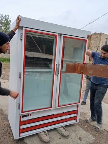 soyuducu 2 qapili: İki qapılı, ağ və qırmızı rəngli soyuducu vitrin. Qapılar şüşədən — 2