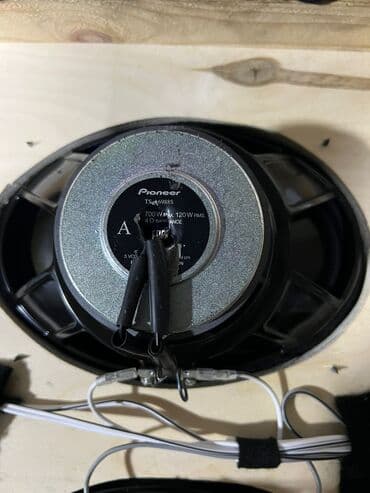 Hyundai: Avtomobil üçün tam audio paketi Tərkib: - Arxa polka üzərində 6 ədəd — 4