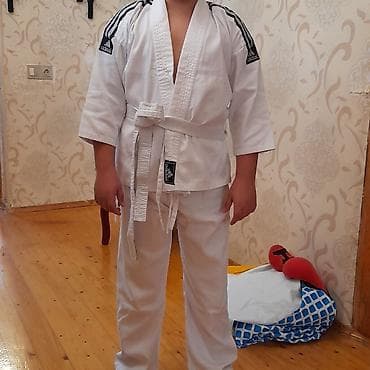 İdman geyimi tezedi geyinilməyib tezə qalıb