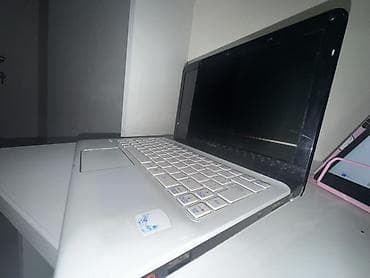 iphon 6: Sony VAIO noutbuk Sarj cihazı verilir Yaddaş:4 gb - Rəng: ağ qapaq — 6