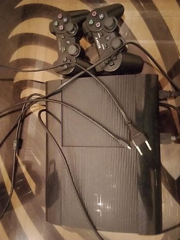 Sony PlayStation 3 Super Slim oyun konsolu Xüsusiyyətlər: - Model — 2