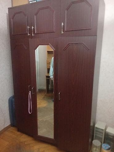 İşlənmiş, 4 qapılı, Güzgülü, Qəhvəyi, Digər material, Açılan, Düz dolab