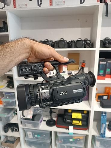 go pro camera: JVC PromoHD 2 Card Slot — 1