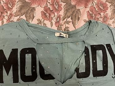 stay mate: Qadın T‑şörtü – “MOODY” yazılı, XS ölçü -Marka:LTB - Rəng: boz-yaşıl — 2