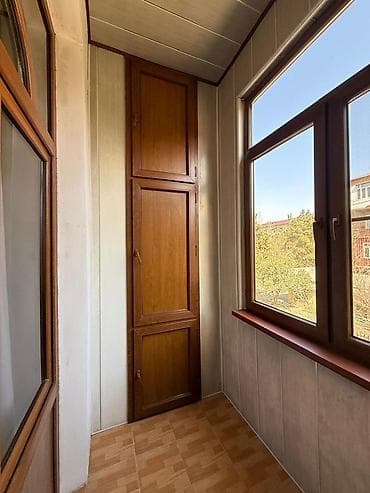 ev elani yerlesdir: 1ci kvartal 4/2 orta ev şəhərin mərkəzində Tam təmir tam əşyalı 3 — 1