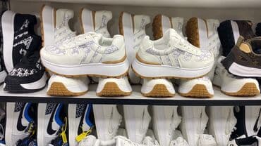 flis kişi tolstovkaları: Məhsul: Kişi və qadın ayaqqabıları – gündəlik və stil kombinasiyası — 24