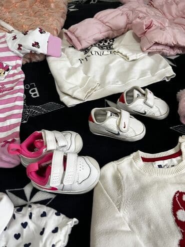 yeni doğulmuş uşaq paltarları: Одежда на девочку до 18 мес. Отдается все сразу, бесплатно за — 5